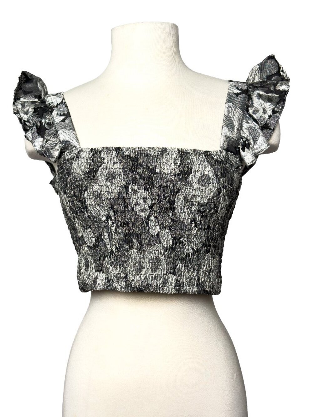 Kourt Embroidered Crop Top Size M NWT
